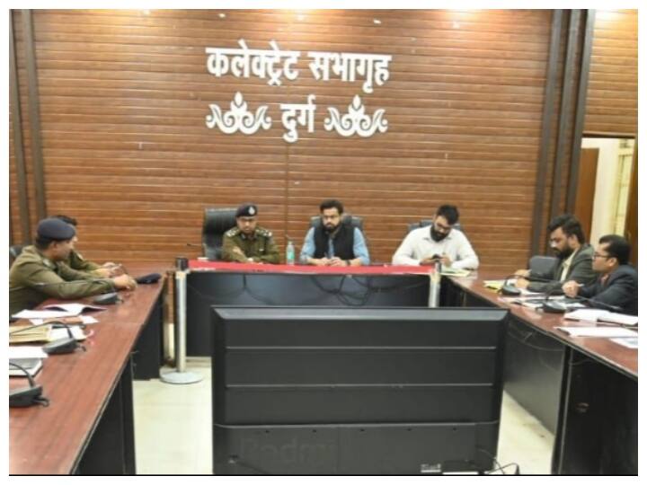 Chhattisgarh Collector took important meeting of officials regarding increasing road accidents ann Chhattisgarh: बढ़ते सड़क दुर्घटना को लेकर कलेक्टर ने अधिकारियों की ली अहम बैठक, दिए यह सख्त निर्देश