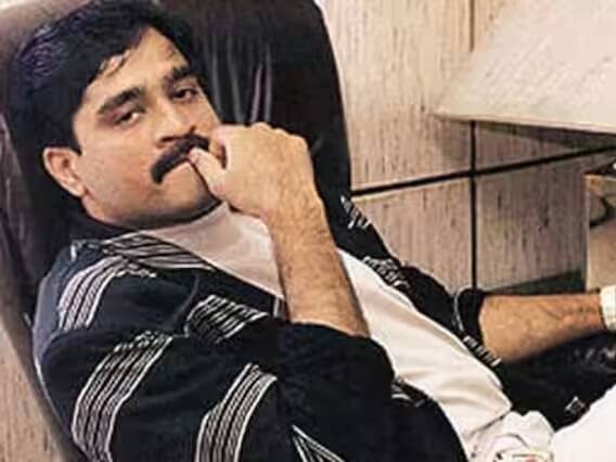 પાકિસ્તાનના શહેરમાં દાઉદના 3 આલીશાન મકાનો છે. આમાંથી એક 30મી ડિફેન્સ હાઉસિંગ ઓથોરિટીમાં હાઉસ નંબર 37 અને ક્લિફ્ટન રોડ પરનું પ્રખ્યાત વ્હાઇટ હાઉસ છે.