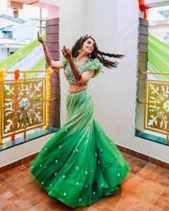 Ishqzaade Actress Shrenu Parikh Is Bride-To-Be, Shares PICS From Mehendi Ceremony