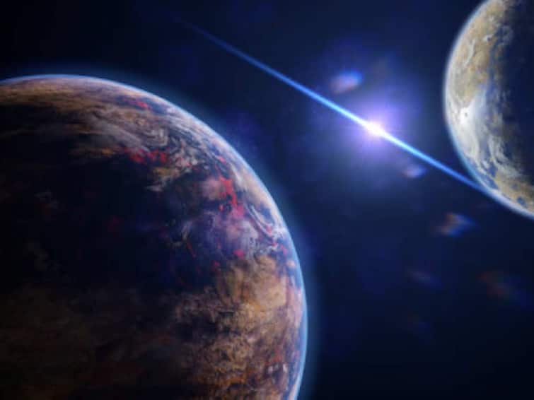 Geminid Meteor Shower When and how to watch the spectacular celestial fireworks Comet planet moon conjunction : खगोल प्रेमींसाठी सुवर्णसंधी; डिसेंबर महिन्यात अनुभवता येणार आकाश उल्कावर्षावसह धुमकेतू-ग्रह-चंद्र युती