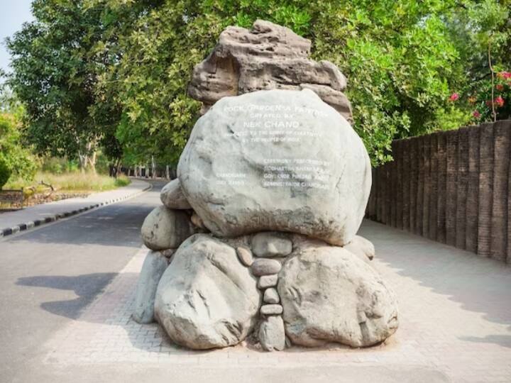 इस पैकेज में आपको चंडीगढ़ के रोज़ गार्ड, रॉक गार्डन, मनसा देवी मंदिर जैसी कई जगहों पर घूमने का मौका मिल रहा है. वहीं शिमला के फेमस टूरिस्ट प्लेस की सैर आपको इस पैकेज में कराई जाएगी.