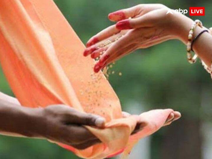 नए साल की शुरुआत हमें दान के साथ करनी चाहिए. नए साल के पहले दिन दान पुण्य का बहुत महत्व है. ऐसा माना जाता है इस दिन किया हुआ दान पूरे साल भर फल देता है.