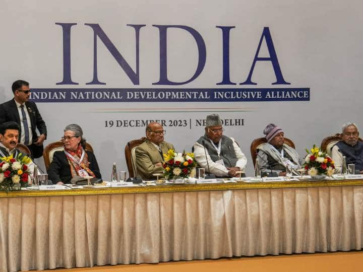 INDIA Meeting Inside Story PM Modi Seat Sharing Combined Rally Discussion Mallikarjun Kharge Mamata Banerjee Rahul gandhi पीएम चेहरा, सीट शेयरिंग, साझा रैली...इंडिया गठबंधन में सभी मुद्दों पर बनी बात? बैठक की इनसाइड स्टोरी