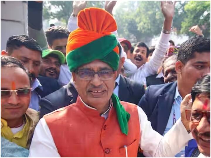 शिवराज सिंह चौहान ने मीडिया से बातचीत में यह संकेत दिया कि पार्टी उन्हें दक्षिण के राज्यों में कोई बड़ी भूमिका दे सकती है.