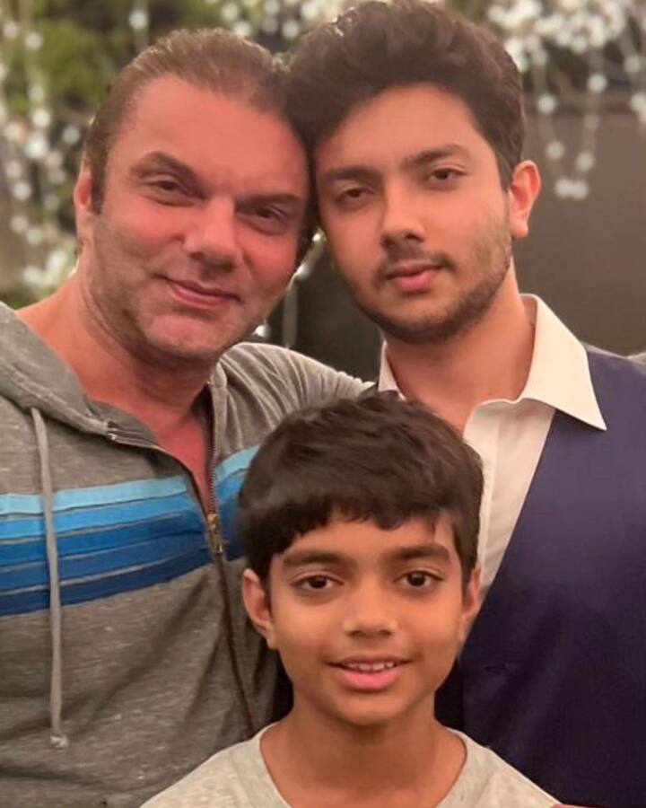 सोहेल खान भले ही अब फिल्मों से दूर हो गए हो, लेकिन एक्टर अपनी पर्सनल लाइफ को लेकर अक्सर सुर्खियों में बने रहते हैं. कुछ वक्त पहले ही वो अपनी पत्नी से अलग हुए हैं. दोनों के तलाक की बात सुन हर कोई हैरान रह गया था. लेकिन आज हम आपको सोहेल का वो किस्सा बतान वाले हैं. जिसे सुनकर आप दंग रह जाएंगे.