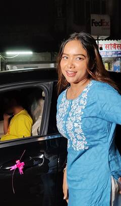 Manisha Rani Photos: नई मर्सिडीज गाड़ी में माता वैष्णो के दरबार पहुंचीं मनीषा रानी, सादगी भरे अंदाज में फिर जीता फैंस का दिल