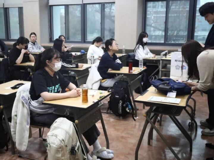 South Korea Students going to sue the government Due to ends exam 90 seconds early इस देश में सरकार पर केस करने जा रहे छात्र, परीक्षा 90 सेकेंड पहले खत्म होने से भड़के हैं ये स्टूडेंट्स