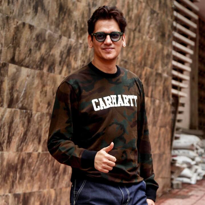 দ্বিতীয় স্থানে আছেন বিজয় বর্মা। বলাই বাহুল্য সোনাক্ষী সিন্হা অভিনীত 'দহার' ছবিতে সোনাক্ষীর পাশাপাশি পাল্লা দিয়ে অভিনয় করেছেন বিজয়। এর আগে 'মির্জাপুর'-এর সিজন ২-এও দেখা গিয়েছিল তাঁকে। 'দহার'-এ তাঁর অভিনয় অনেকেরই রাতের ঘুম কেড়ে নেবে। ছবি - PTI