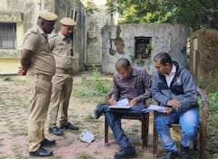 Navsari: નિષ્ઠુર માતાએ નવજાત બાળકીને મંદિરે ત્યજી દીધા, કૂતરાઓએ ફાડી ખાતા મોતને ભેટી માસુમ
