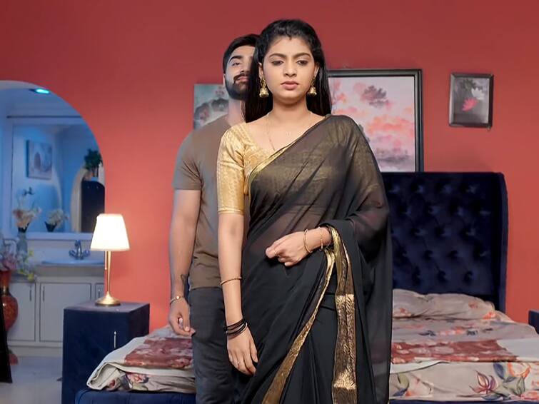 Gruhalakshmi serial today December 20th episode written update Gruhalakshmi December 20th Episode: ‘గృహలక్ష్మీ’ సీరియల్‌: దివ్యకు పిచ్చిపట్టిందన్న తాతయ్య – విక్రమ్ పాలలో విరోచనం మాత్రలు కలిపిన బసవయ్య