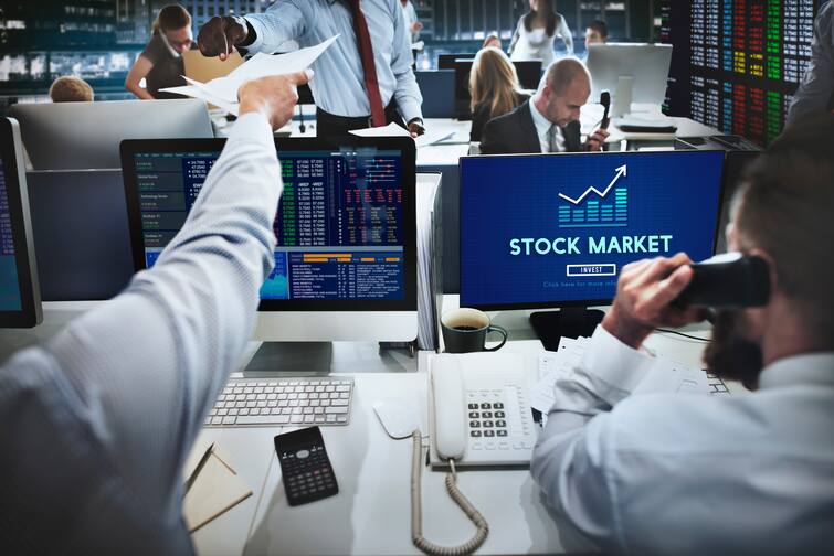 stock-market-opening-at-record-high bank-nifty-surge-above-48k vbl stock jumps 14 percent Stock Market Updates: 'বাজারে বিস্ফোরণ' নতুন ইতিহাস গড়ল মার্কেট, এই স্টক বাড়ল ১৪ শতাংশ, এখন বিনিয়োগের সেরা সময় ?