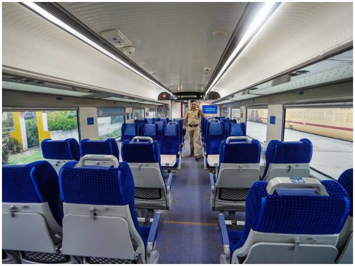 16 कोच की इन ट्रेन को बनाने की कोस्ट 115 करोड़ रुपये है. यानी एक ट्रेन को बनाने में 115 करोड़ रुपये का खर्चा होता है.