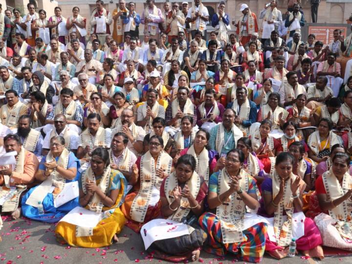 आयोजन को लेकर 17 दिसंबर के पहले से ही दक्षिण भारत से विभिन्न दलों का बनारस पहुंचना शुरू हो चुका था. अभी भी अन्य दलों के पहुंचने का सिलसिला जारी है.