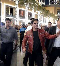 SRK Dunki Promotion : துபாயில் டங்கி ப்ரோமோஷன்..மக்களுடன் நடனமாடி அசத்திய ஷாருக்!