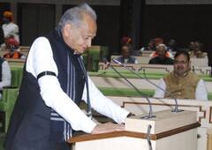 Rajasthan Assembly: विधानसभा में दिग्गज नेताओं ने ली विधायक पद की शपथ, देखें तस्वीरें