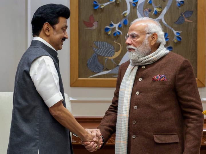 CM MK Stalin meets PM Modi Seeks Rs 2000 crore interim relief for Tamil Nadu districts सीएम एमके स्टालिन ने की पीएम मोदी से मुलाकात, बाढ़ प्रभावित जिलों में अंतरिम राहत के लिए मांगे 2000 करोड़ रुपये