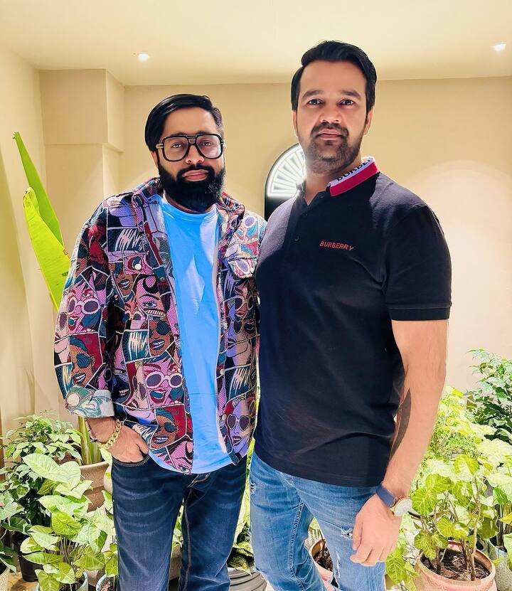 सलमान खान द्वारा होस्ट किए गए बिग बॉस 17 में सनी आर्य उर्फ यूट्यूबर तहलका ऐसे इंसान थे जिन्होंने काफी सुर्खियां बटोरीं. बिग बॉस हाउस में जाने के बाद ही कुछ ही दिनों के अंदर अभिषेक कुमार के साथ लड़ाई करने के कारण सनी को बाहर कर दिया गया.