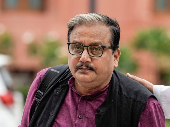 bihar RJD MP Manoj Jha reaction by post on withdrawal of lateral entry tejashwi yadav PM MODI 'संविधान के पक्ष में खड़े साथियों को बधाई'...',  लेटरल एंट्री वापस लिए जाने पर मनोज झा ने की तेजस्वी यादव की तारीफ