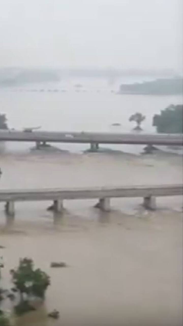 तिरुनेलवेली की थामिराबरानी नदी में भारी बारिश से जलस्तर बढ़ा | #abpnewsshorts