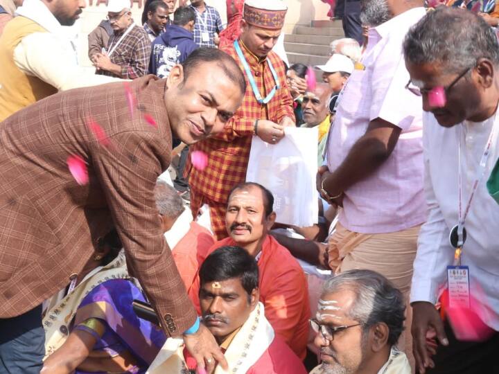 इस दौरान प्रतिनिधिमंडल का जगह-जगह पारंपरिक अंदाज में स्वागत अभिवादन भी किया गया.