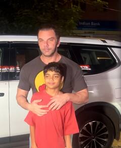 Sohail Khan Birthday Bash: बेटे सोहेल की बर्थडे पार्टी में एक साथ पहुंचीं सलीम खान की दोनों पत्नियां, मां का हाथ पकड़कर यूं प्यार से संभालते दिखे सलमान