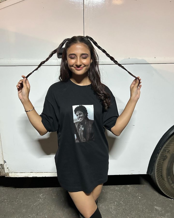 ఈ భామ ప్రజెంట్ ఆనంద్ దేవరకొండతో డ్యూయెట్ సినిమా చేస్తుంది. ఇటీవలె ఈ సినిమా చిత్రీకరణ ప్రారంభమైంది.