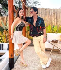 Hrithik Roshan की Ex वाइफ सुजैन ने सेलिब्रेट किया बॉयफ्रेंड अर्सलान गोनी का बर्थडे, अली गोनी-जैस्मिन से लेकर एकता कपूर तक ने पार्टी में खूब मचाया धमाल