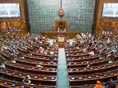 सांसदों के निलंबन का बनता नया रिकॉर्ड, आज लोकसभा से 2 और सांसद निलंबित, अब तक 143 पर एक्शन