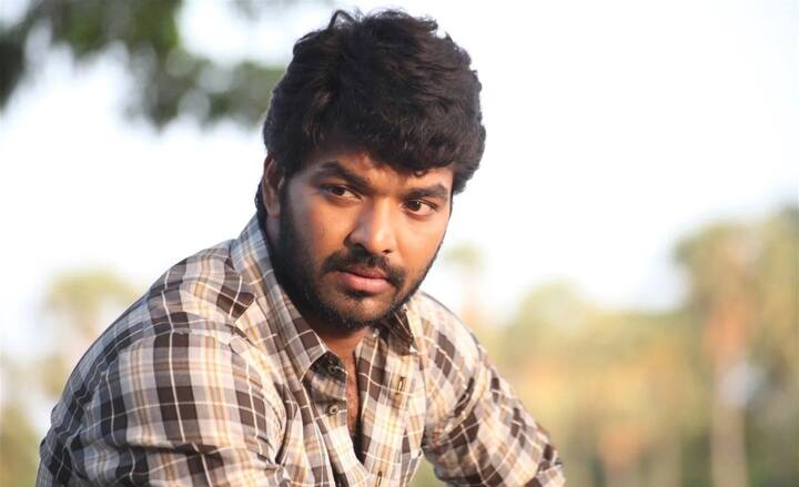 பேட்டி ஒன்றில் கலந்து கொண்ட இவர், சோம்பேறி சிக்கன் தனக்கு பிடிக்கும் என்பதை கூறினார். நடிகர் ஜெய்யிற்கு பிடித்த சோம்பேறி சிக்கன் ரெசிபியை இங்கு காணலாம்