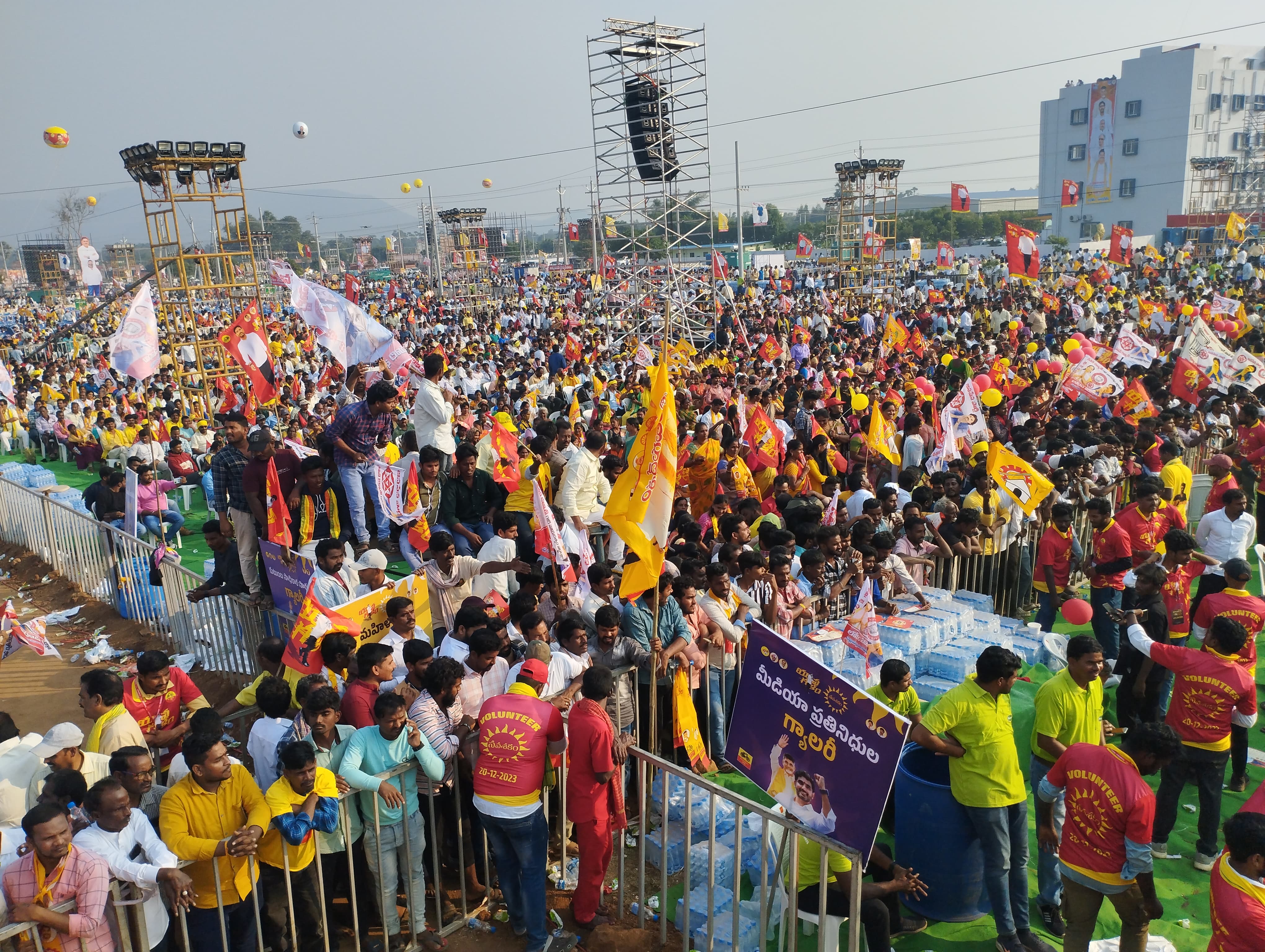 Free Bus for AP Women: ఆర్టీసీలో మహిళలకు ఉచిత ప్రయాణం, రైతులకు రూ.20 వేల సాయం: చంద్రబాబు హామీలు