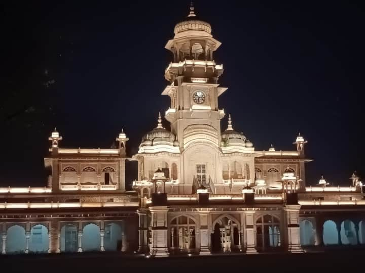 Best Places To Visit In Kota: कोटा में मथुराधीश जी का मंदिर सबसे प्राचीन है. राजस्थान में ही नहीं देशभर के कृष्ण भक्तों के लिए मथुराधीश जी का मंदिर सबसे प्रमुख स्थान है और यह प्रथमपीठ भी है.