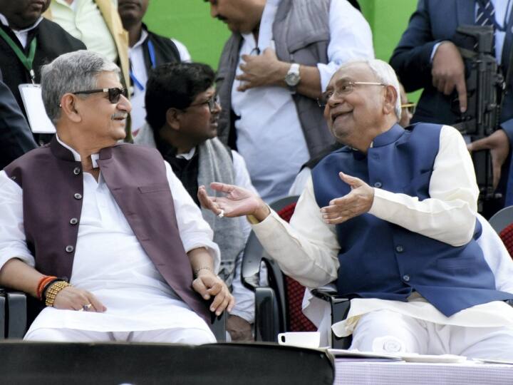 bihar politics jdu meeting ends cm nitish kumar and lalan singh joins Bihar Politics: दिल्ली में JDU की बैठक खत्म, ललन सिंह के भविष्य पर सस्पेंस बरकरार, कल होगा फैसला