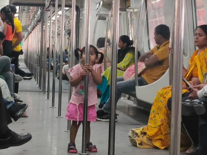 DMRC More than 47 lakh passengers used NCMC Card in Delhi Metro in last six months Delhi Metro: दिल्ली मेट्रो में छह महीने में 47 लाख से ज्यादा लोगों ने की NCMC कार्ड से यात्रा, जानें सुविधा