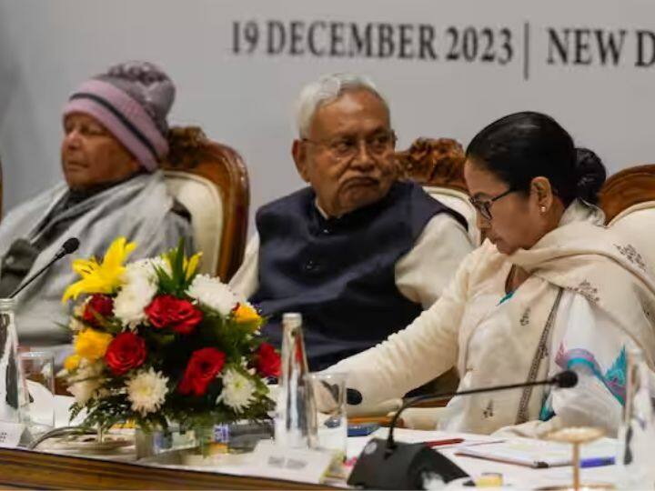 कांग्रेस की चतुराई में फंसे सबके नीतीश: ममता ने मुंह मोड़ा तो संयोजक के बाद पीएम रेस से भी बाहर; अब आगे क्या?