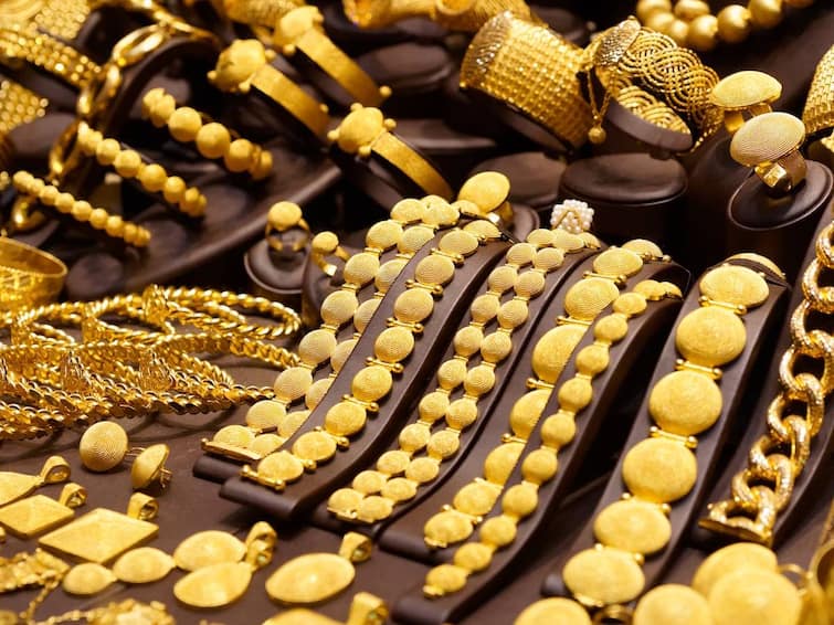 Latest Gold Silver Rate Today 20 december 2023 know gold price in your city chennai coimbatore madurai bangalore mumbai Latest Gold Silver Rate: காலையிலே ஷாக்! தொடர்ந்து உயரும் தங்கம், வெள்ளி விலை - இன்றைய நிலவரம் இதோ!