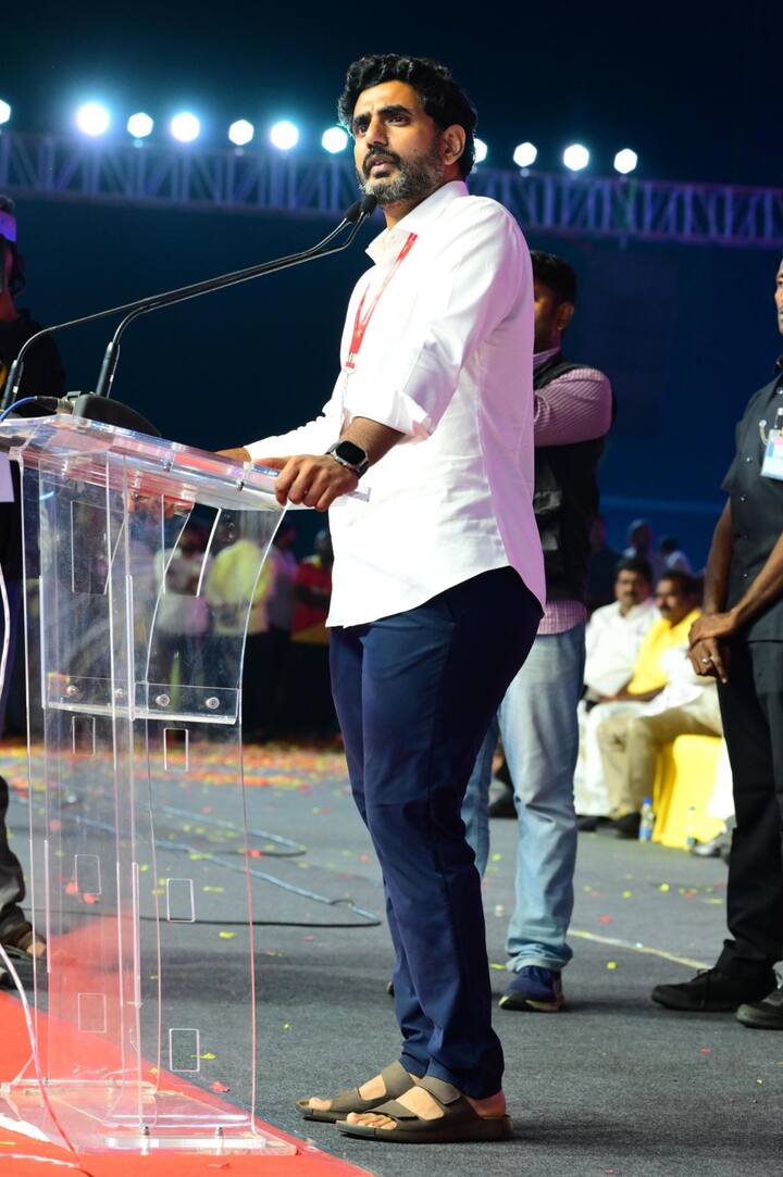 జ‌గ‌న్ ఐపీఎల్ టీము పెడ‌తామంటున్నాడని.. దీనికి కోడిక‌త్తి వారియ‌ర్స్ అని పేరు పెడితే బాగుంటుందని టీడీపీ జాతీయ ప్రధాన కార్యదర్శి నారా లోకేశ్ ఎద్దేవా చేశారు. వారిలో సీనియ‌ర్ బ్యాట్స్ మెన్ అవినాష్ రెడ్డి, బెట్టింగ్ స్టార్ అనిల్, అర‌గంట స్టార్ అంబ‌టి, గంట‌ స్టార్ అవంతి, ఆల్ రౌండ‌ర్ గోరంట్ల మాధ‌వ్, రీల్ స్టార్ భ‌ర‌త్, బూతుల స్టార్ కొడాలి నాని, పించ్ హిట్టర్ బియ్యం మ‌ధు ఉంటారని.. అబ్బో మామూలు టీం కాదని ఎగతాళి చేశారు.