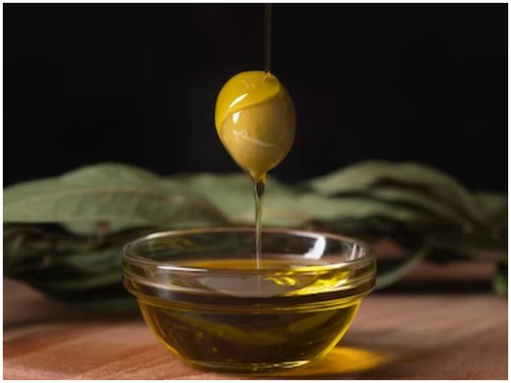 कहां है बैन? आपको बता दें कि सिर्फ अमेरिका ही नहीं, बल्कि यूके में भी सरसों के तेल पर बैन लगा हुआ है. यहां खाने में सरसों का तेल खाने की सलाह नहीं दी जाती है.