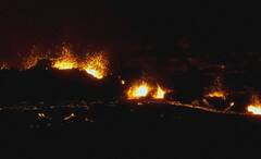 Iceland Volcanic Eruptions: কয়েক ঘণ্টায় ১০০০ বার ভূমিকম্প, মাটিতে লাভার স্রোত, আকাশে আগুনের ফোয়ার, সঙ্কটে আইসল্যান্ড