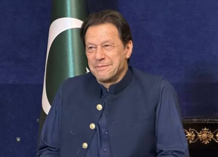 PTI announce Imran Khan will contest elections from three constituencies Pakistan Elections: तीन सीट से चुनाव लड़ेंगे इमरान खान, जेल में बंद नेताओं को दिया जाएगा टिकट, जानें PTI का प्लान