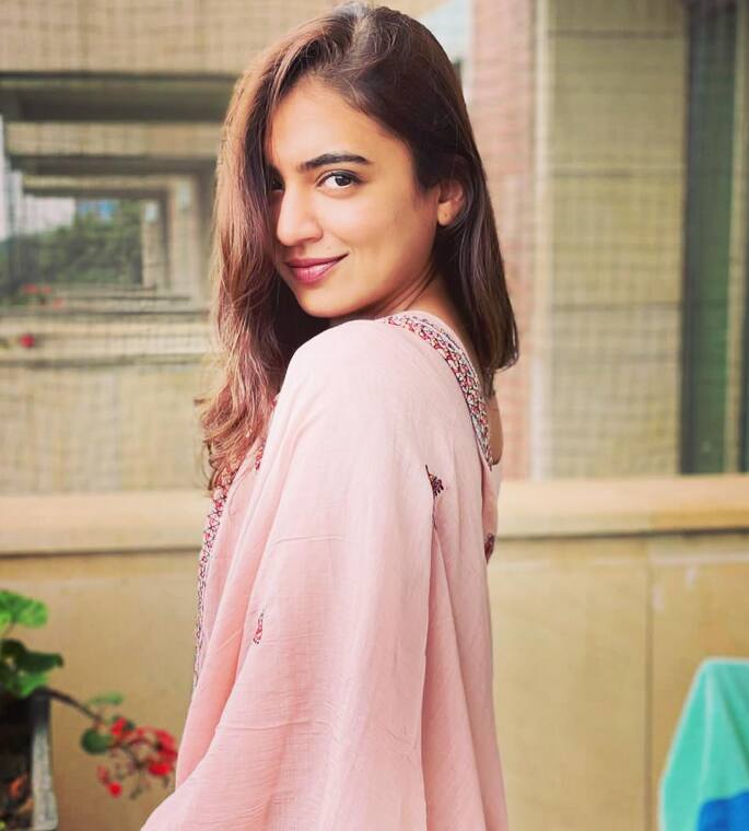 ஒரு சில திரைப்படங்களில் நடித்தாலும் தனது மந்திரப் புன்னகையால் ரசிகர்கள் மத்தியில் நீங்கா இடம் பிடித்தார்.