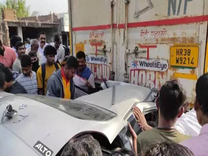 Horrible accident on Dhule Solapur highway in Jalna Three passengers died marathi news मोठी बातमी! धुळे-सोलापूर महामार्गावर भीषण अपघात; तिघांचा जागीच मृत्यू