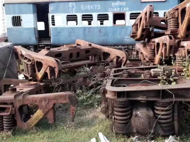 Central Railway Record 248 crores earned by selling scrap Mumbai News Central Railway: मध्य रेल्वेचा असाही विक्रम! भंगार विकून कमावले तब्बल  248 कोटी