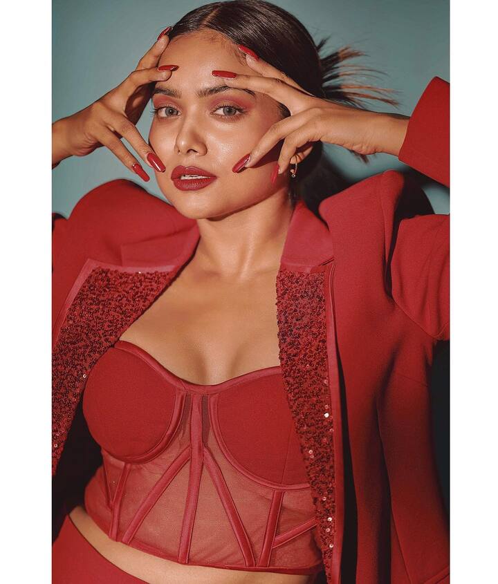 मनीषा रानी की पर्सनल लाइफ काफी उतार-चढ़ाव भरी रही. लेकिन 2023 में मनीषा रानी को बिग बॉस ओटीटी 2 में जाने का अवसर मिला. एक्ट्रेस ने अपने चुलबुले अंदाज से दर्शकों का दिल जल्दी ही जीत लिया. उन्होंने जल्द ही सोशल मीडिया पर अपनी फैन फॉलोइंग बढ़ा ली. वह शो में दूसरी रनर-अप बनकर उभरीं.