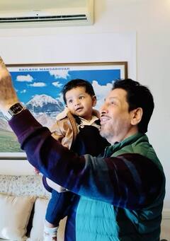 Gurdas Maan: ਗੁਰਦਾਸ ਮਾਨ ਦੀ ਪੋਤੇ ਨਾਲ ਪਹਿਲੀ ਝਲਕ ਵਾਇਰਲ! ਫੈਨਜ਼ ਬੋਲੇ- ਗੁਰਿਕ ਦਾ ਪੁੱਤਰ...