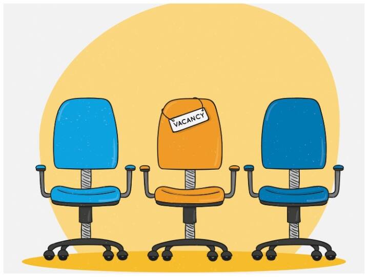 अप्लाई करने के लिए यूआर, ओबीसी और ईडब्ल्यूएस कैटेगरी के कैंडिडेट्स को 1000 रुपये फीस देनी होगी. आरक्षित श्रेणी को शुल्क नहीं देना है.