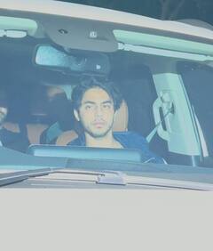 Dunki Screening Pics: पापा शाहरुख की फिल्म ‘डंकी’ की स्क्रीनिंग में पहुंचीं सुहाना खान, अनन्या-आदित्य भी हुए शामिल, देखें तस्वीरें