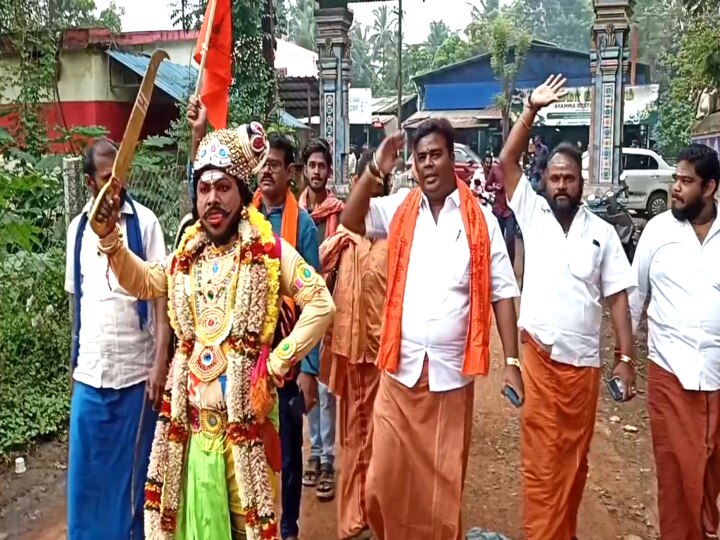 கும்பாபிஷேகம் நடத்த கோரி இந்து சமய அறநிலையத் துறை அதிகாரியிடம் மனு அளித்த கடவுள்