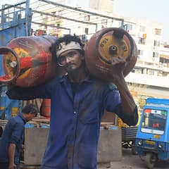 LPG KYC: আর লাইন দিতে হবে না, ঘরে বসেই জমা করুন গ্যাসের KYC! কীভাবে জানুন