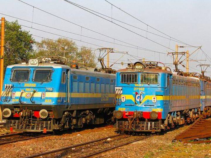 बता दें कि ट्रेन की एक बोगी की लंबाई करीब 25 मीटर होती है. अगर ट्रेन में 24 डिब्बे होते हैं तो उसकी कुल लंबाई 650 मीटर हो जाती है अगर इससे ज्यादा डिब्बे होंगे तो लम्बाई बढ़ जाएगी. फिर ट्रेन का लूप लाइन में खड़े होना मुश्किल हो जाएगा.