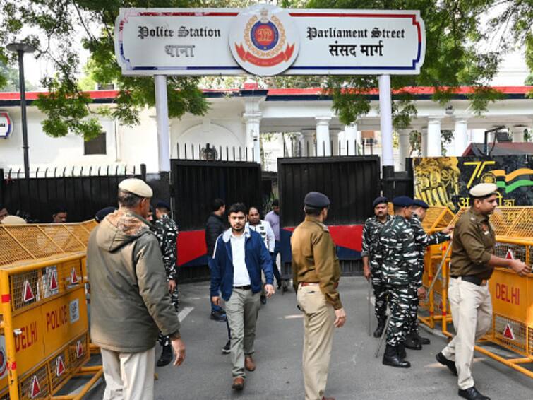 Parliament Security Breach  Accused Undergo Confrontation By Delhi Police, Handed Over To CIU Parliament Security Breach: All 6 Accused Confronted, Handed Over To CIU